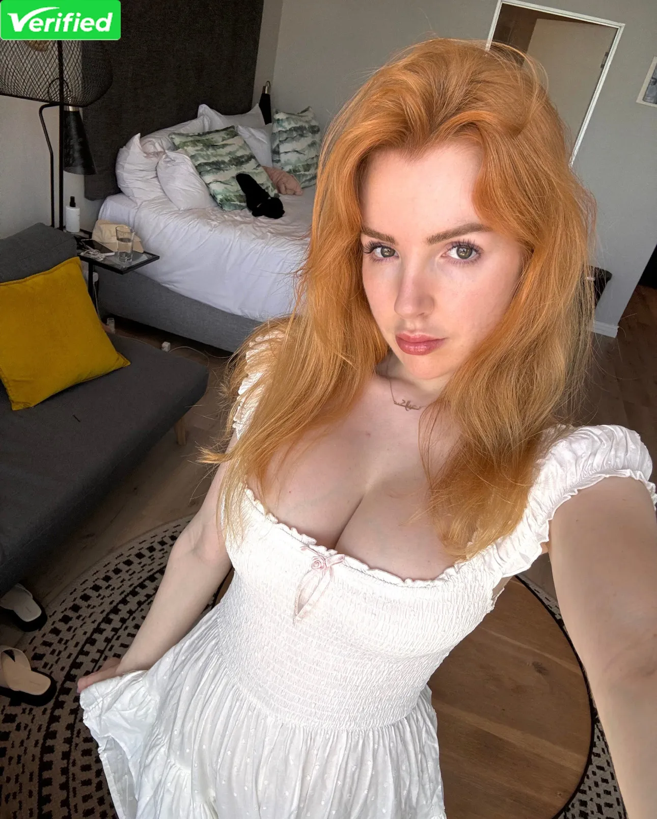scarlet Jones photo 6
